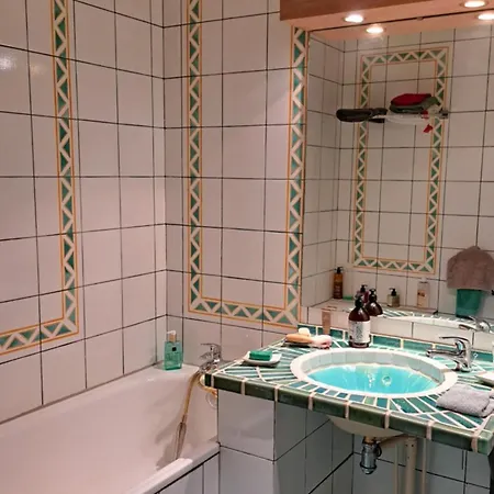 De Standing A 78870 Guest house Bailly (Yvelines)